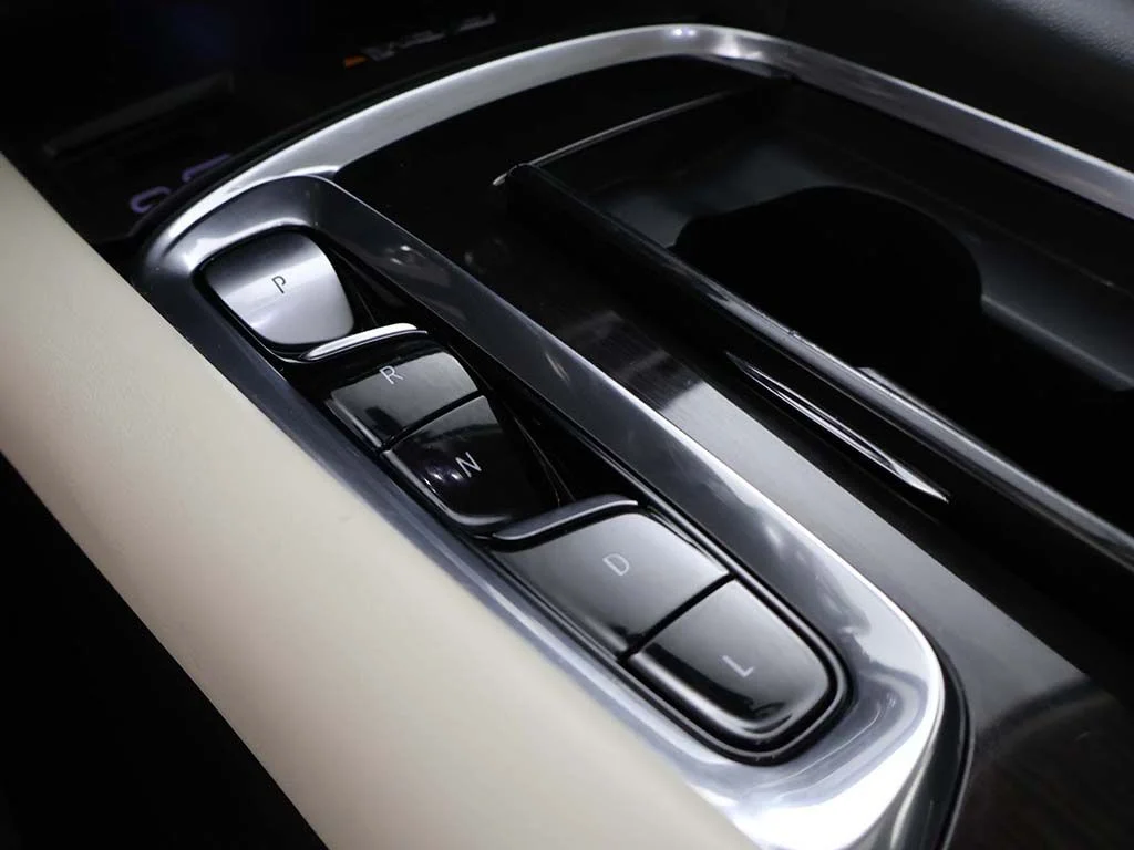 Used 2023 Gray Metallic Buick Essence image 57