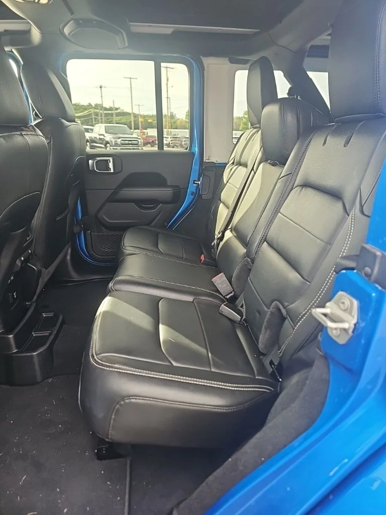 Used 2022 Hydro Blue Pearlcoat Jeep Unlimited Sahara image 12