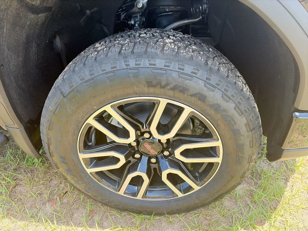 2026 GMC Sierra 1500 AT4 - Photo 37