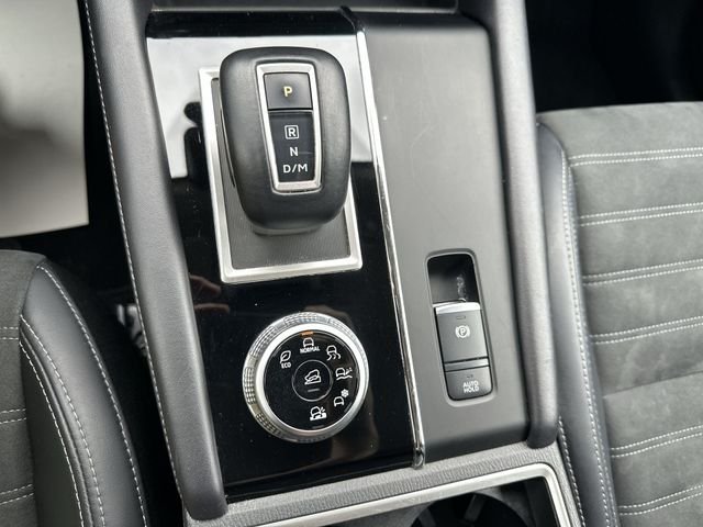 Used 2024 Graphite Gray Mitsubishi SE image 23