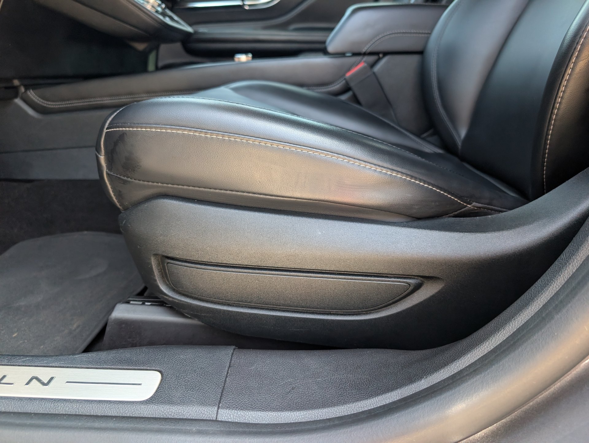 Used 2021 Gray Lincoln Standard image 19