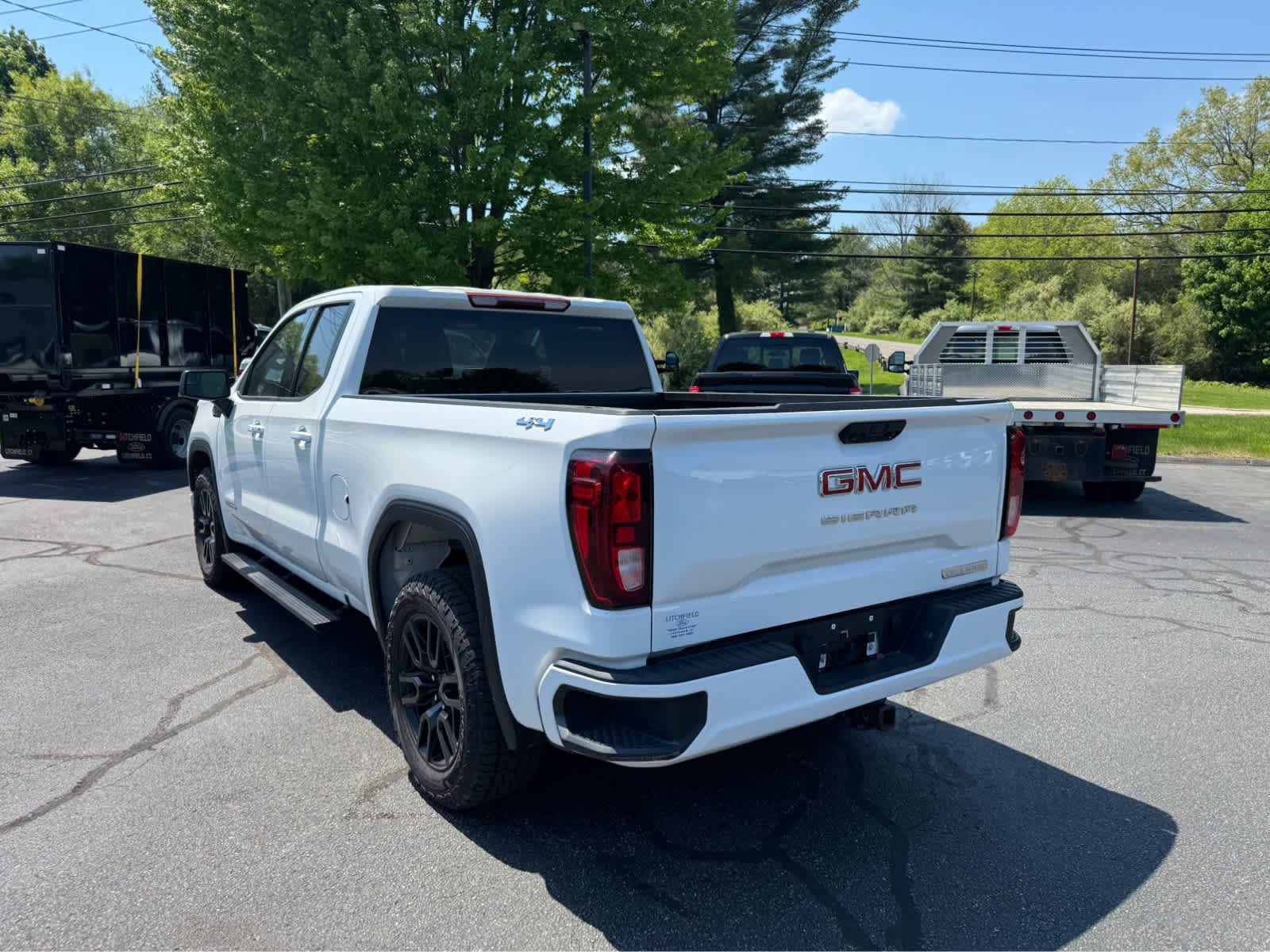 Used 2024 Summit White GMC Elevation image 3