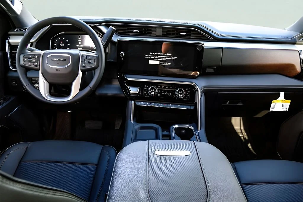 Used 2025 Onyx Black GMC Denali image 18