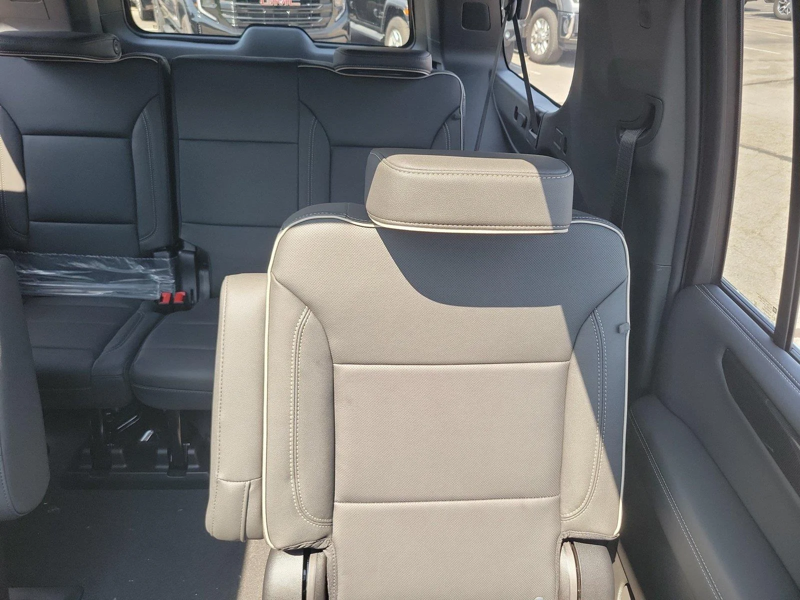 2026 GMC Yukon XL Elevation - Photo 12