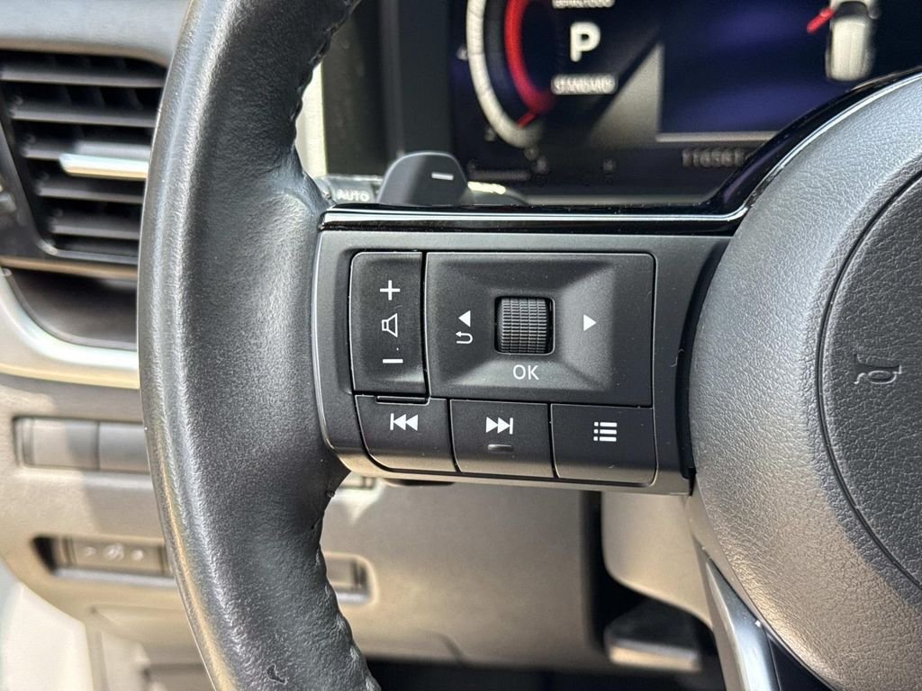 Used 2021 Gray Nissan Platinum image 42