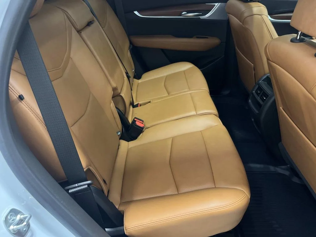 Used 2025 Crystal White Tricoat Cadillac Premium Luxury image 28