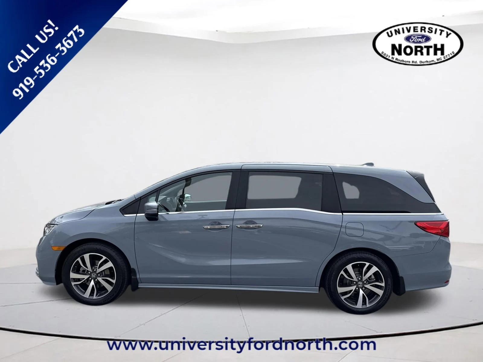 Used 2024 Sonic Gray Pearl Honda Touring image 3