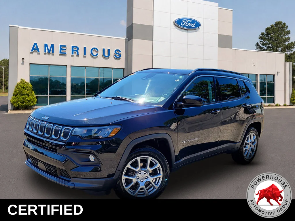 Used 2022 Black Jeep Latitude Lux image 1