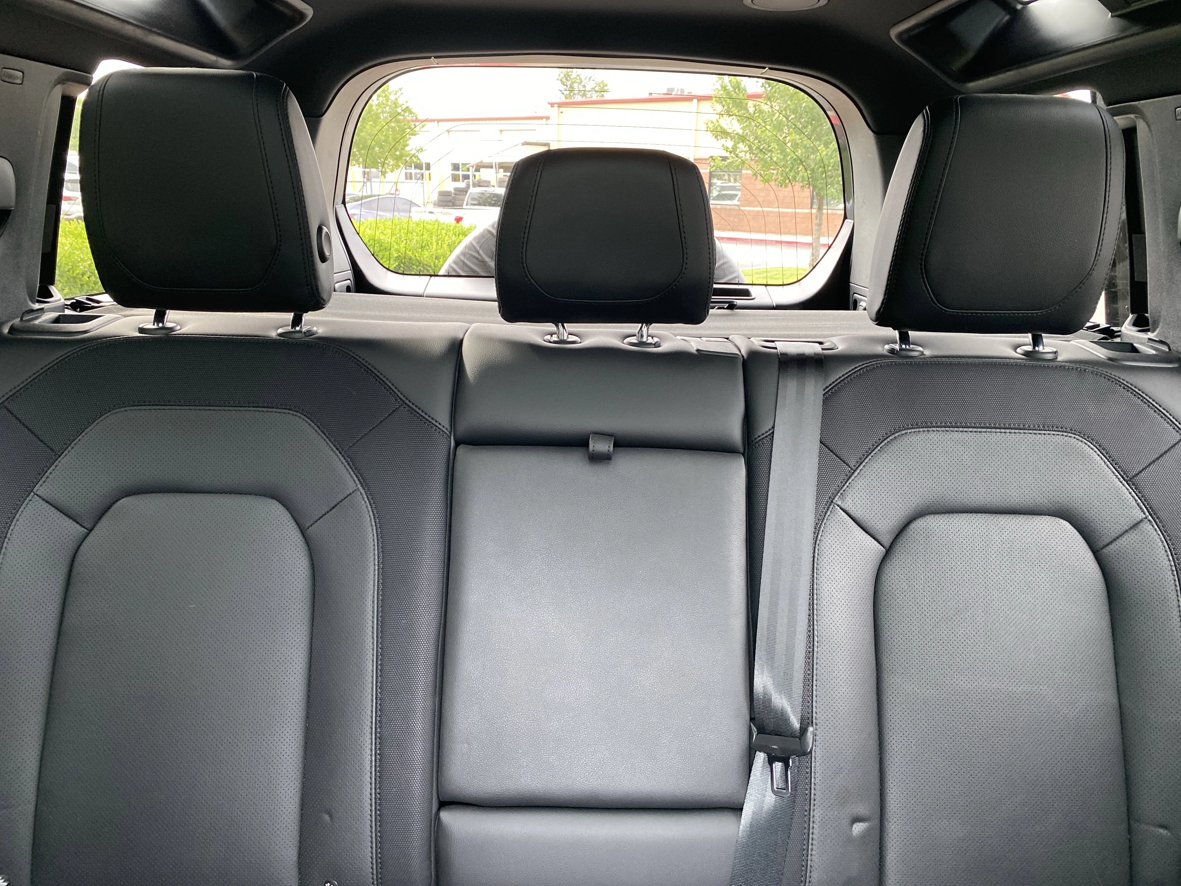 Used 2023 Black Land Rover X-Dynamic SE image 40