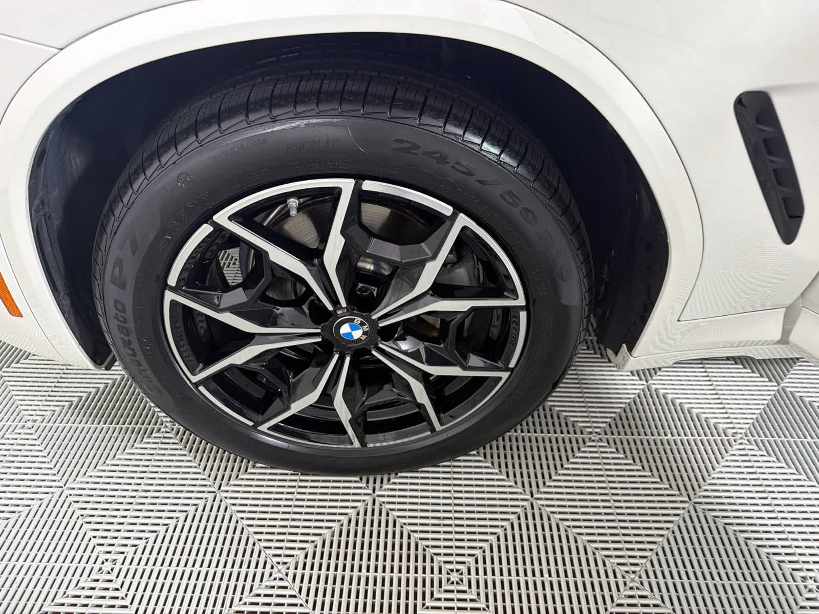 Used 2023 Alpine White BMW xDrive30i image 11