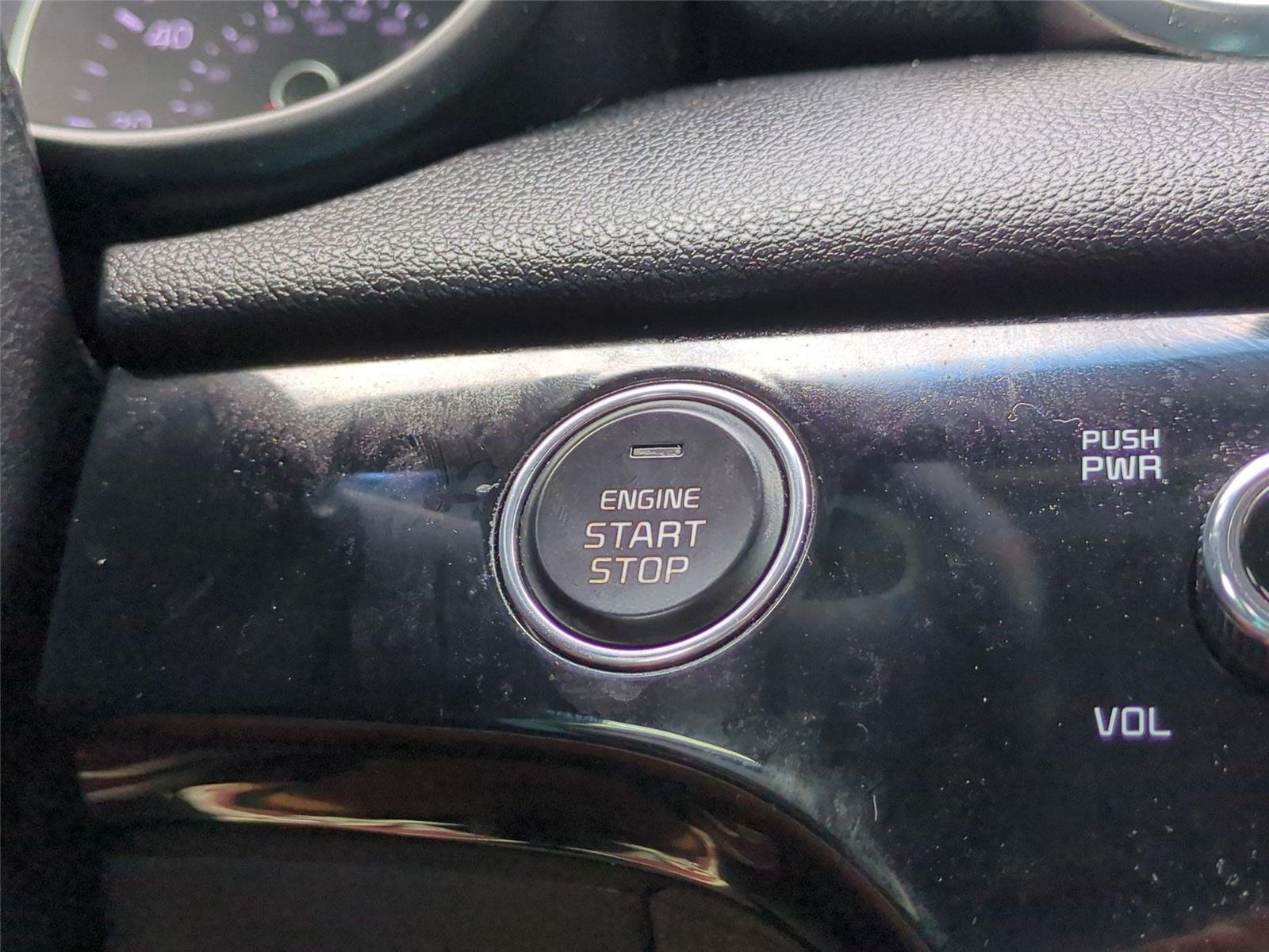 Used 2022 Snow White Pearl Kia EX image 31