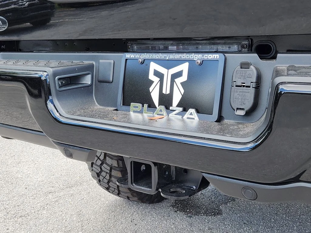 New 2026 Diamond Black Crystal Pearl-Coat Exterior Paint RAM Big Horn image 11
