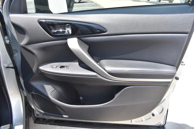 Used 2025 Silver Mitsubishi SEL image 18