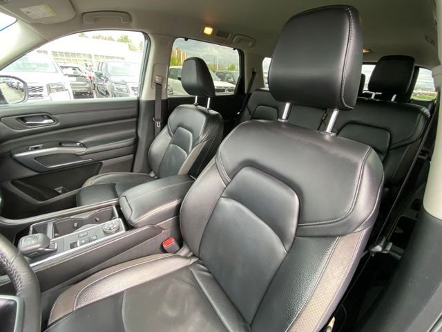 Used 2022 Gray Nissan SL image 12