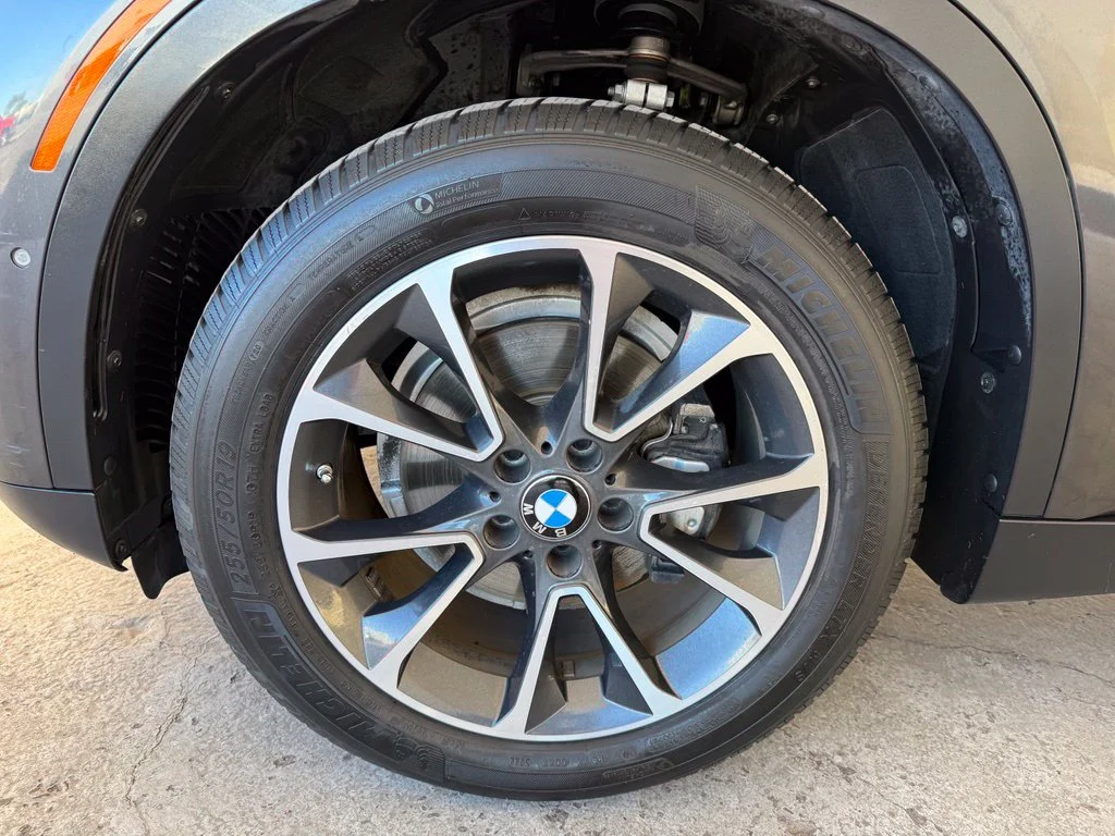 Used 2018 Dark Graphite BMW sDrive35i image 10