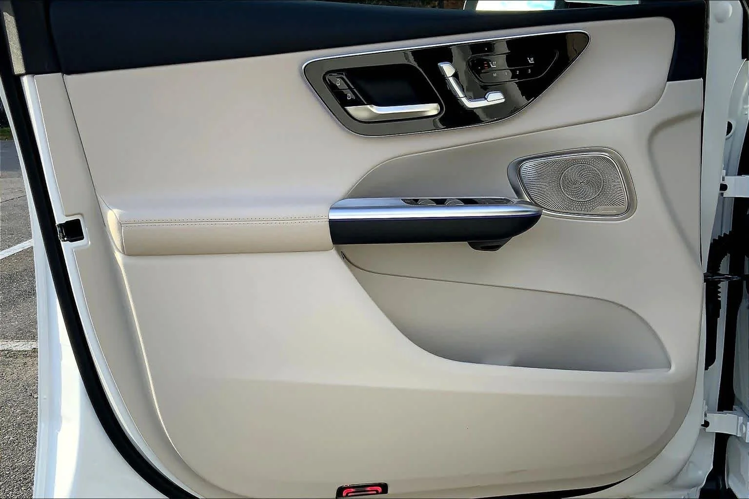 Certified Used 2026 Polar White Mercedes-Benz GLC 300 image 14