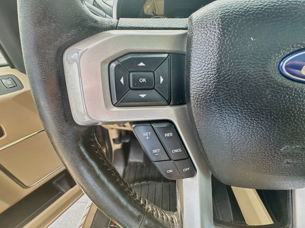 Used 2017  Ford Lariat image 40