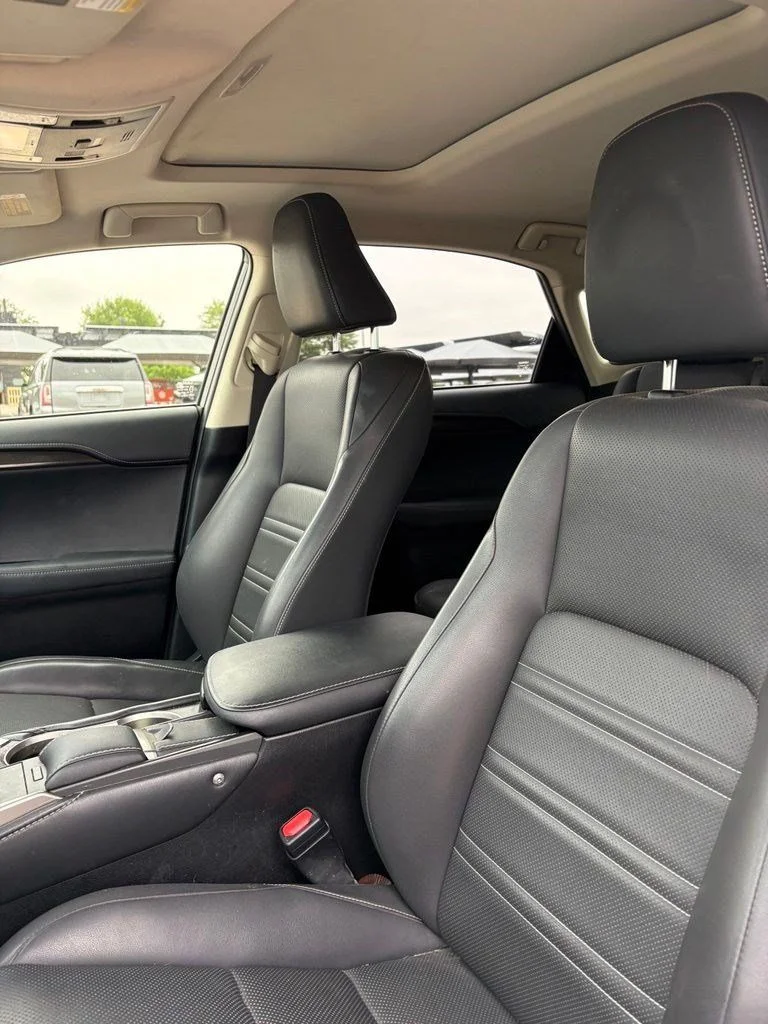 Used 2018 White Lexus 300 Base image 10