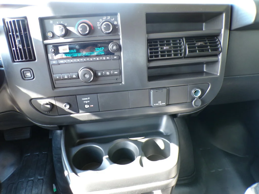 2026 Chevrolet Express Cargo Work Van - Photo 25