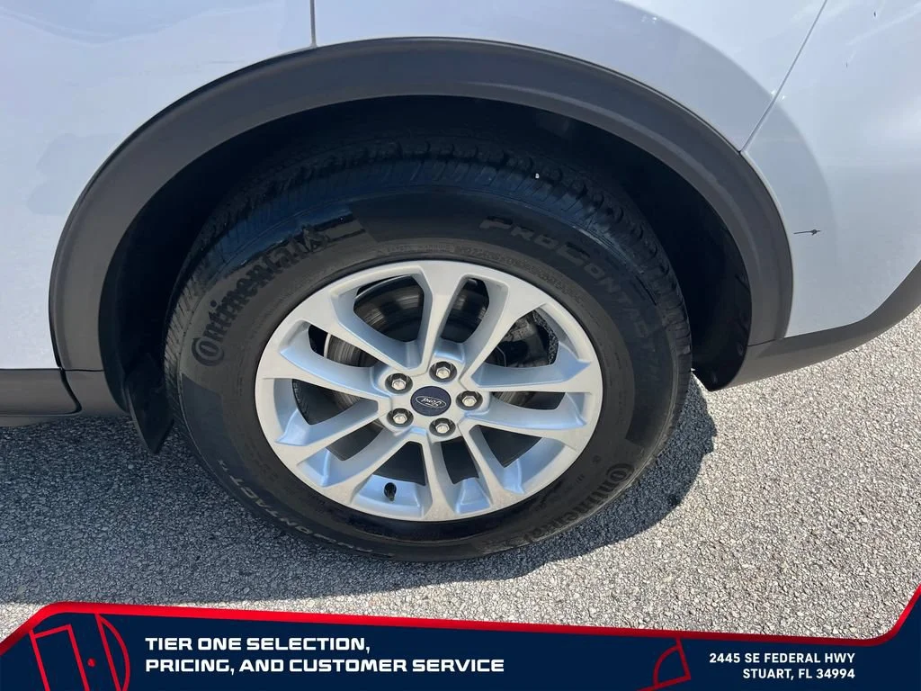 Used 2020 White Ford SE image 9