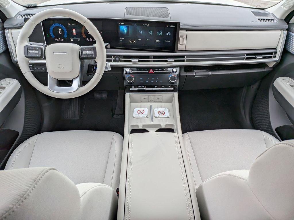 New 2026 White Hyundai SE image 25