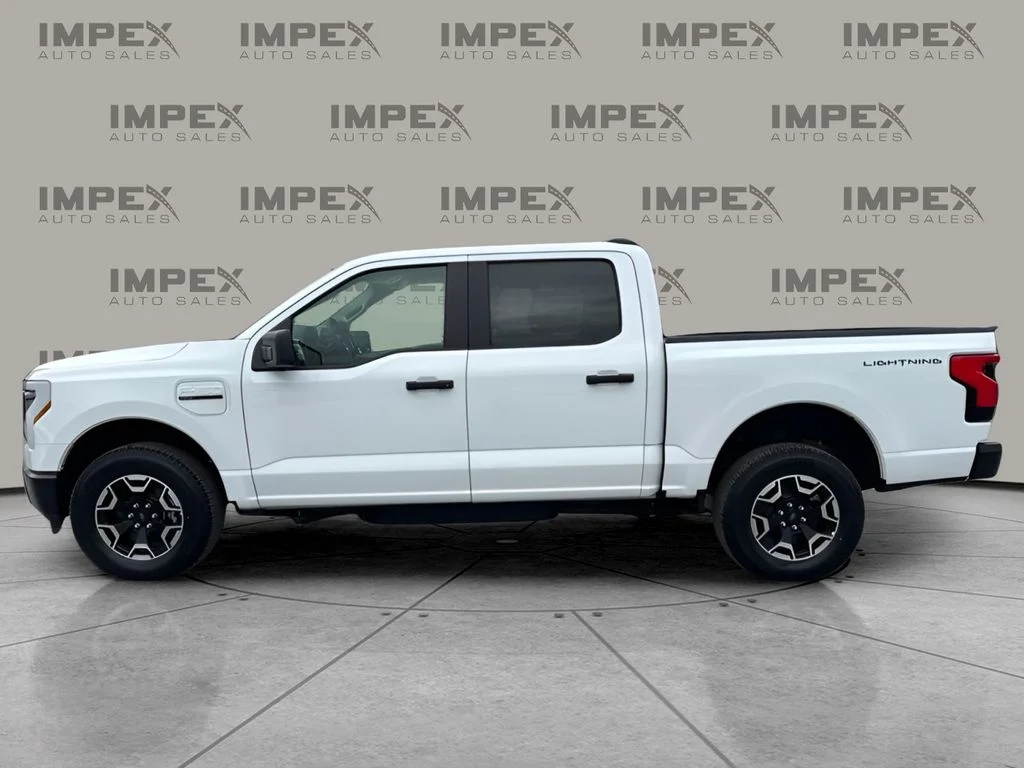 Used 2022 White Ford Pro image 2