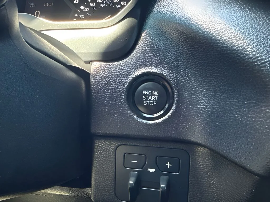Used 2025 White Toyota SR5 image 21