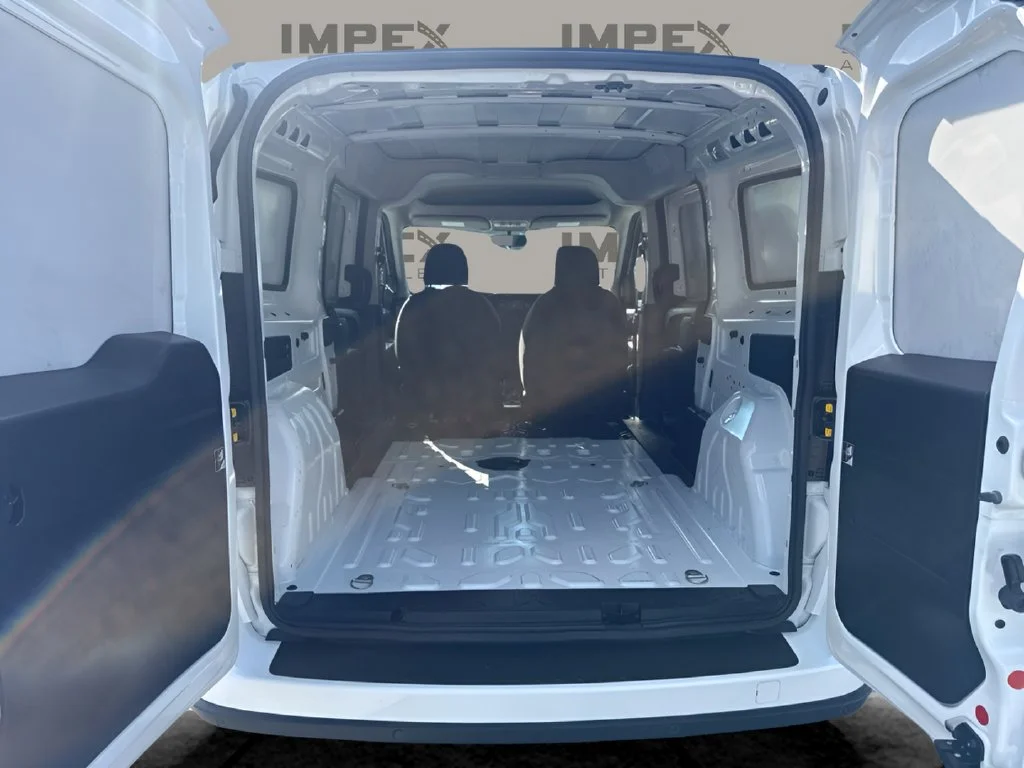 Used 2022 White Ram Base image 24