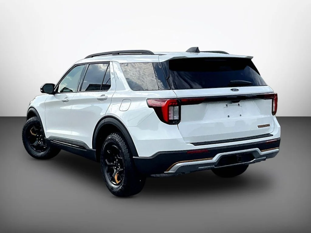 New 2026 Star White Metallic Tri-Coat Ford Tremor® image 3