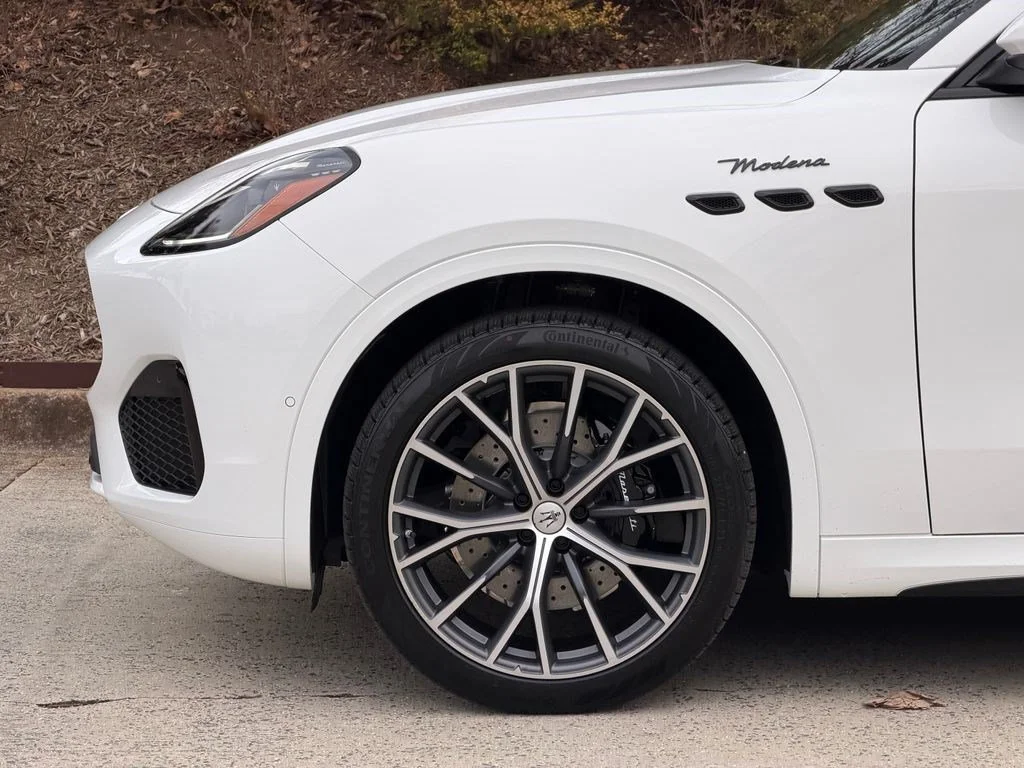 New 2026 Bianco Astro Metallic Maserati Modena image 12