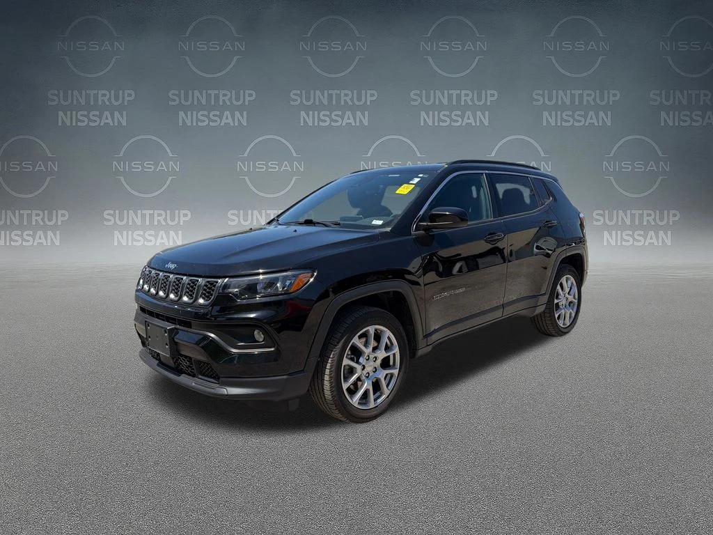 Used 2024 Black Jeep Latitude Lux image 32
