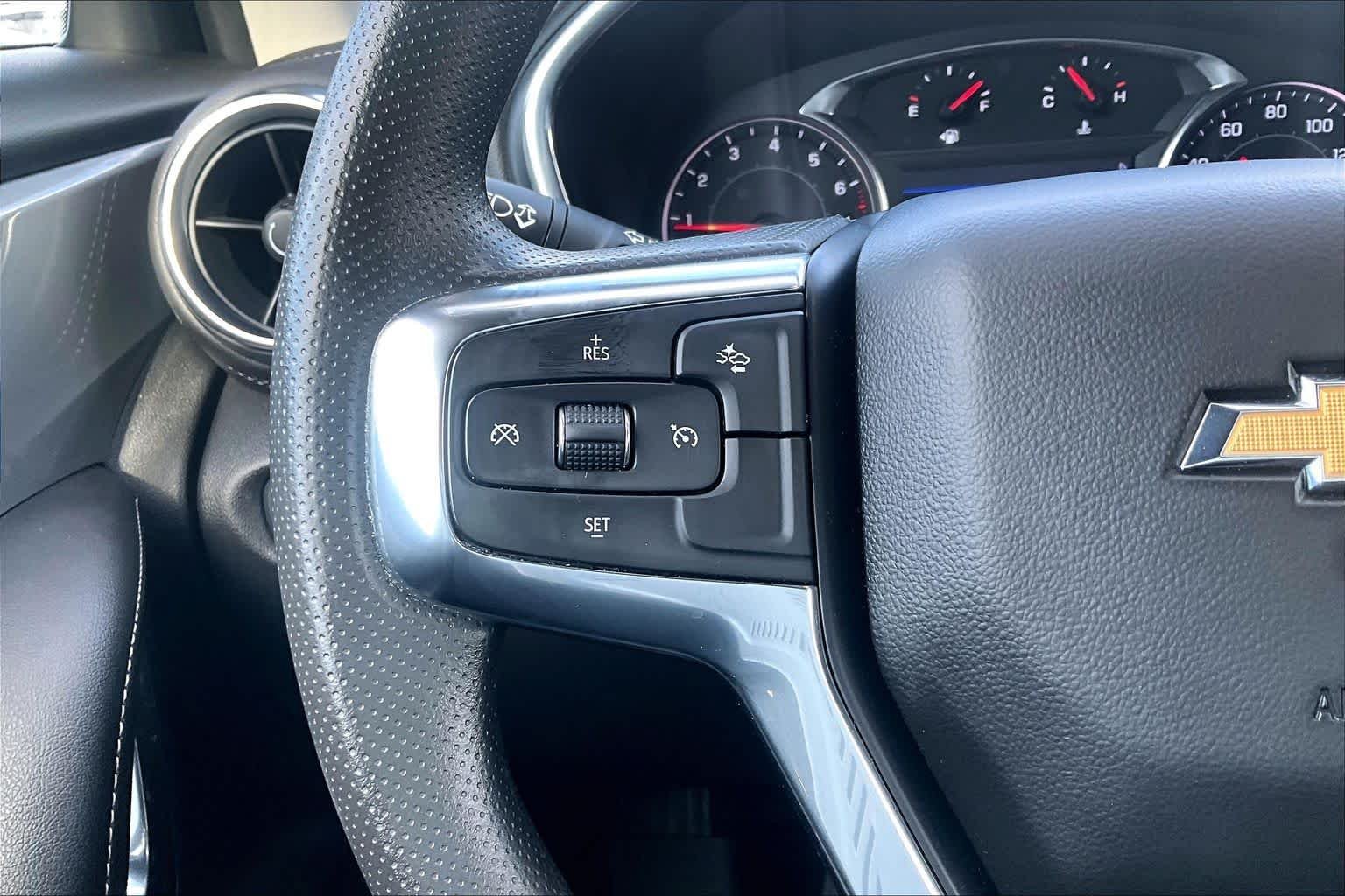 Used 2024 Summit White Chevrolet LT image 24
