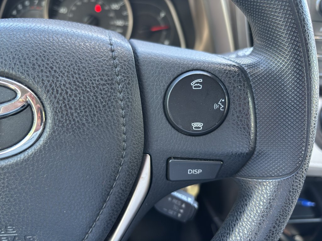 Used 2014 White Toyota LE image 13