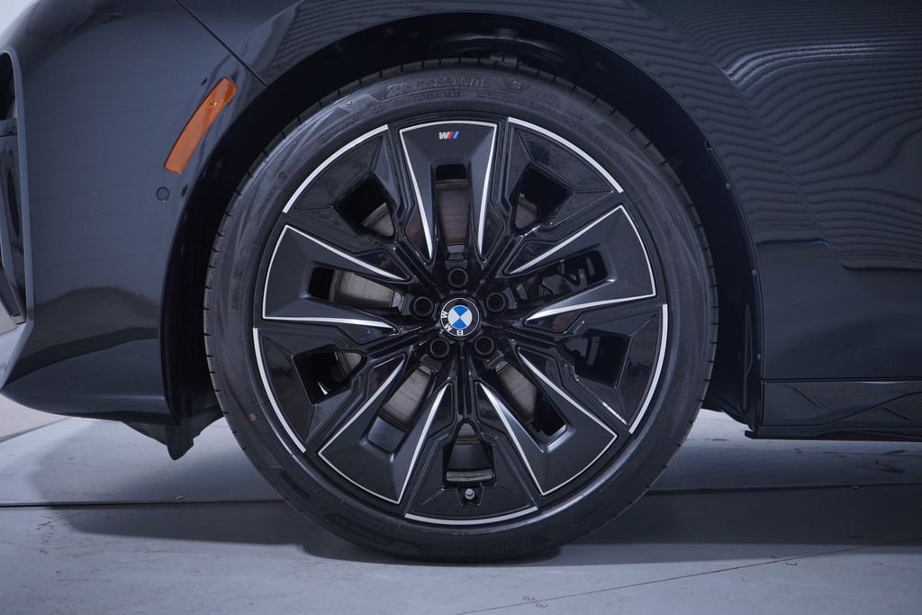 2026 Bmw 740i photo 2