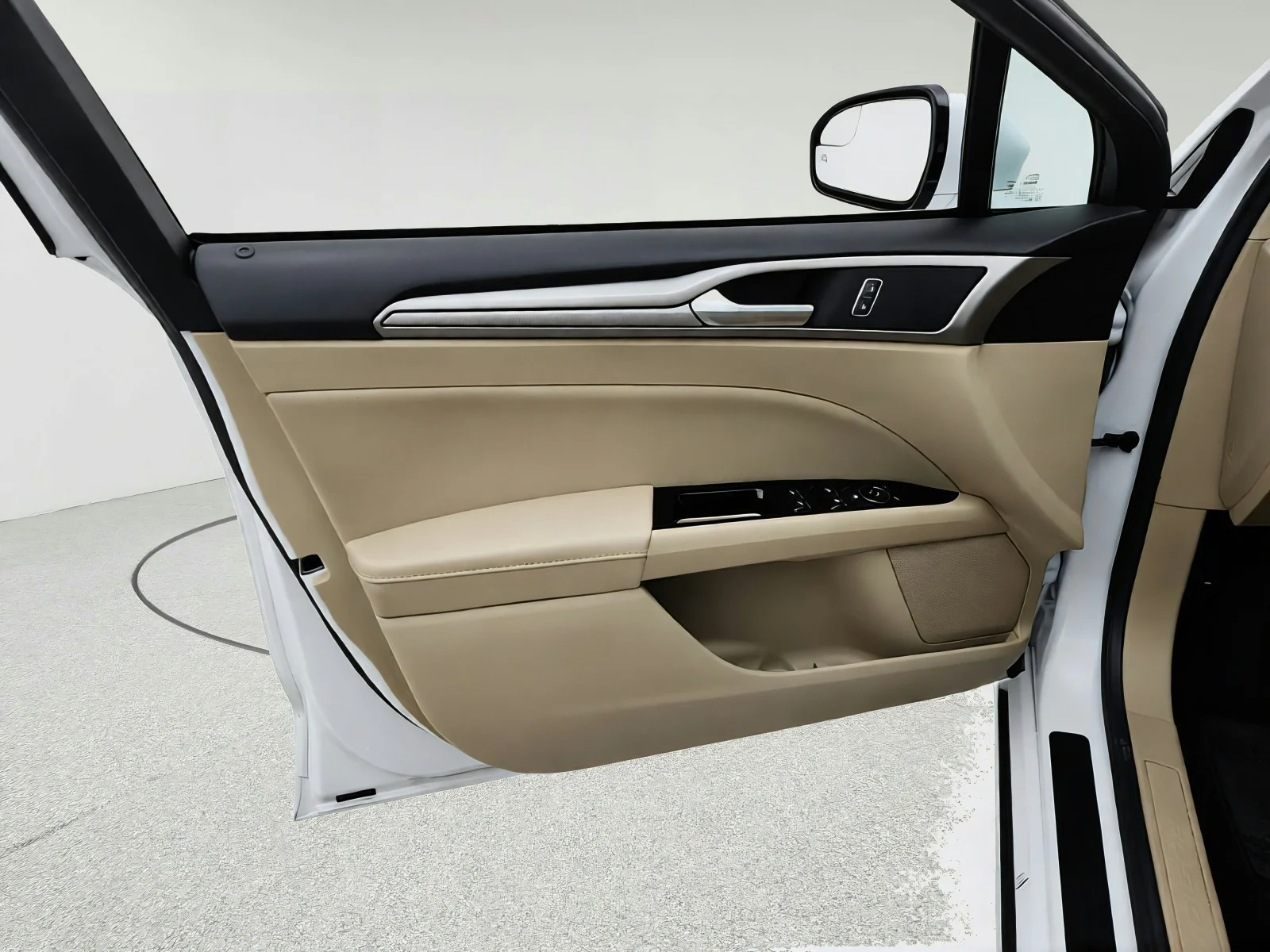 Used 2015 Oxford White Ford SE image 24