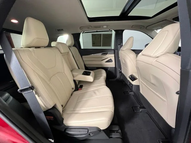 Used 2023 Red INFINITI LUXE image 46