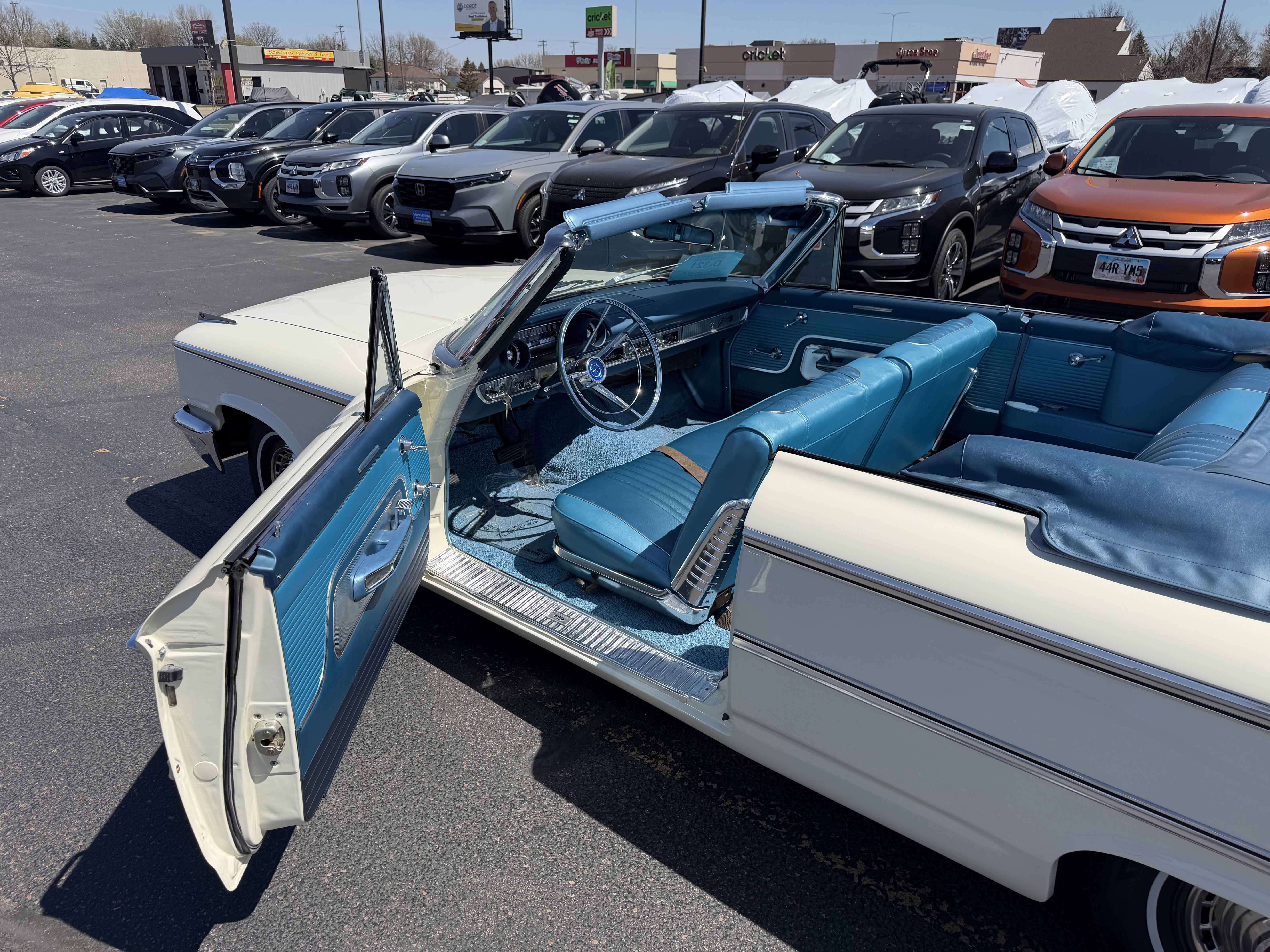 Used 1963 White Ford  image 9