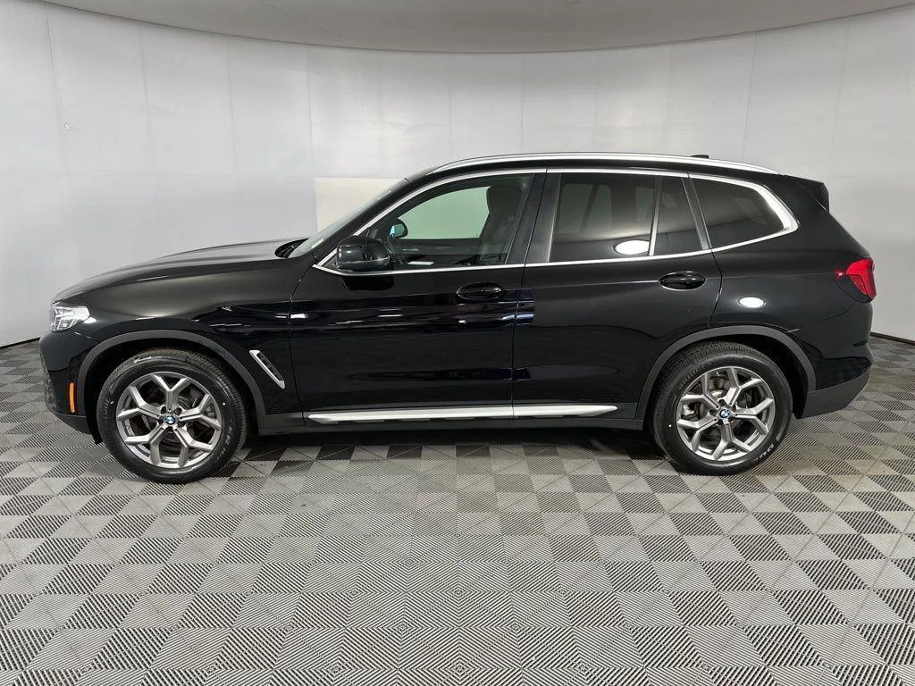 Used 2024 Jet Black BMW xDrive30i image 9