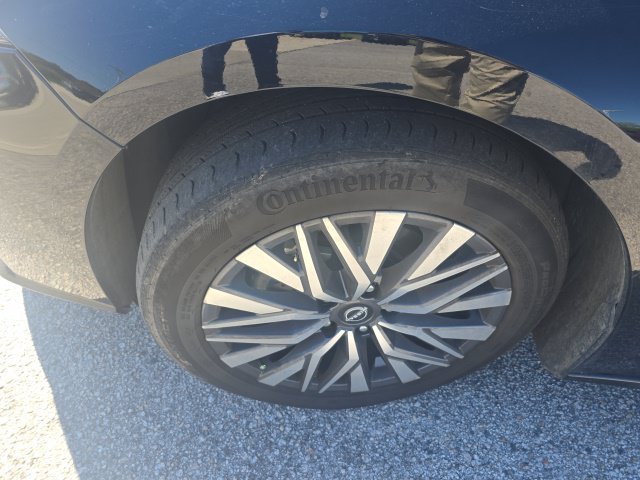 Used 2025 Black Nissan 2.5 SV image 3