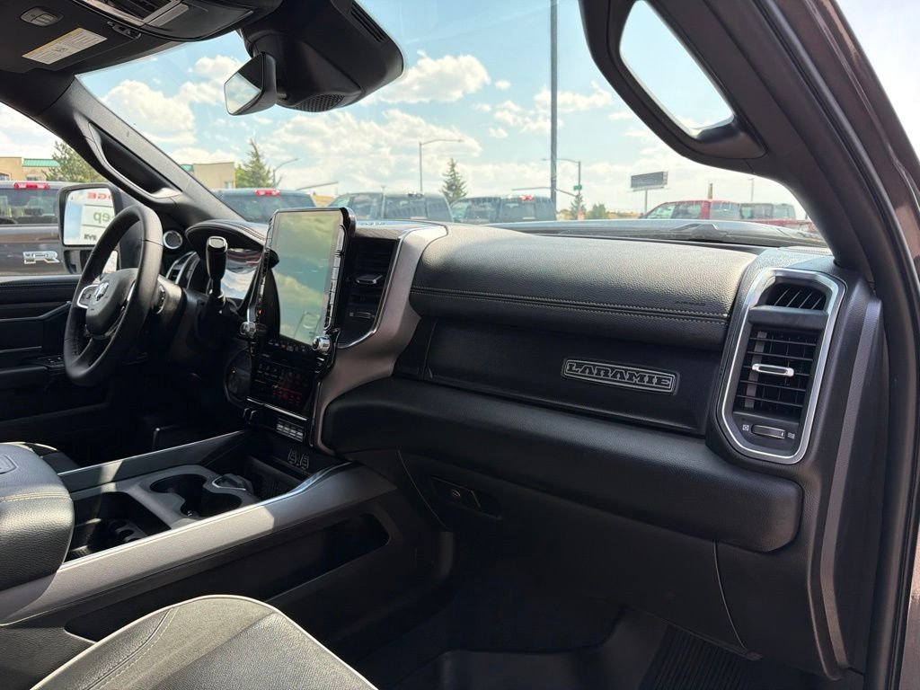 New 2026 Granite Crystal Metallic Clear-Coat Exterior Paint RAM Laramie image 46