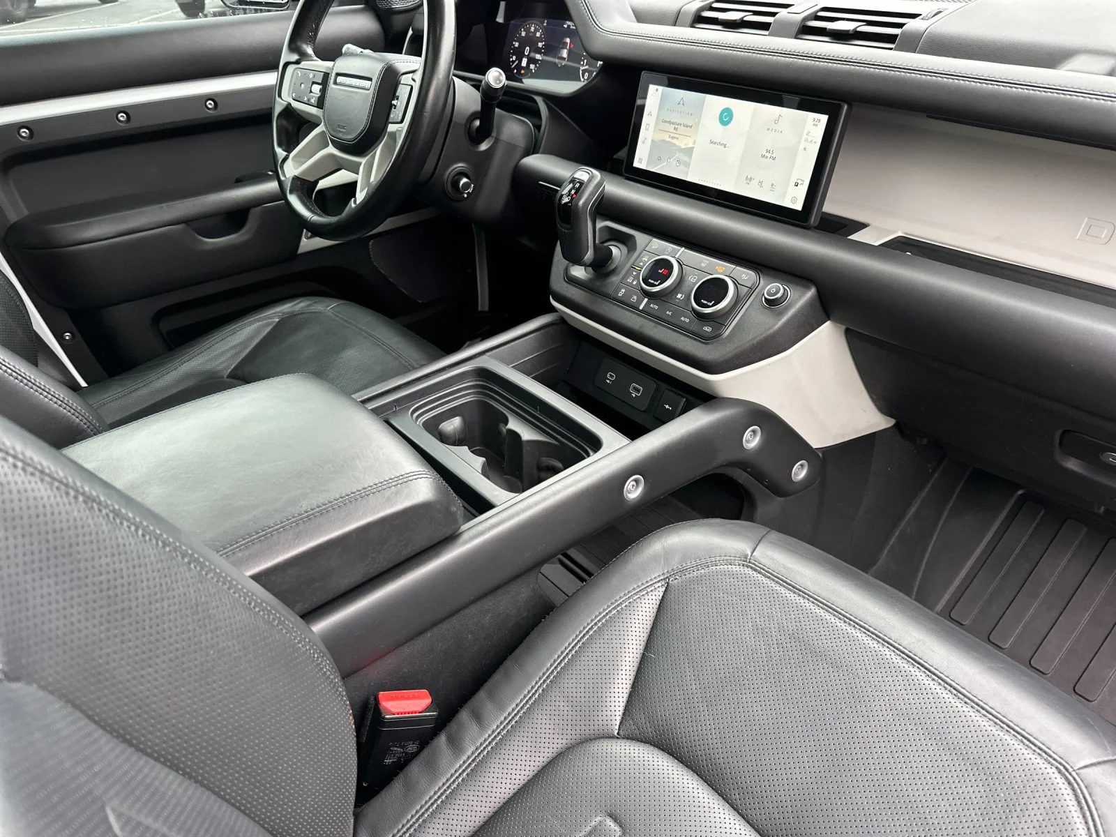 Used 2020  Land Rover  image 18