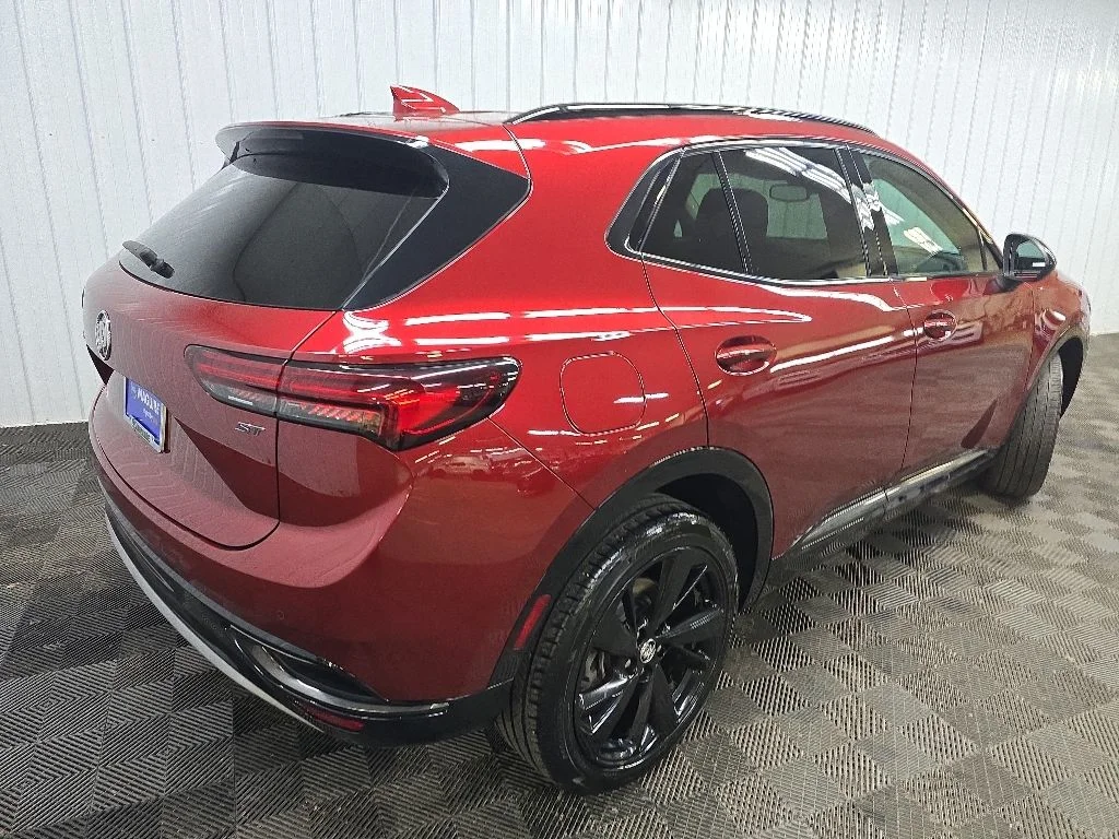 Used 2022 Red Buick Essence image 10