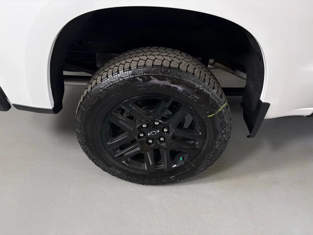 New 2026 Summit White Chevrolet LT Trail Boss image 15
