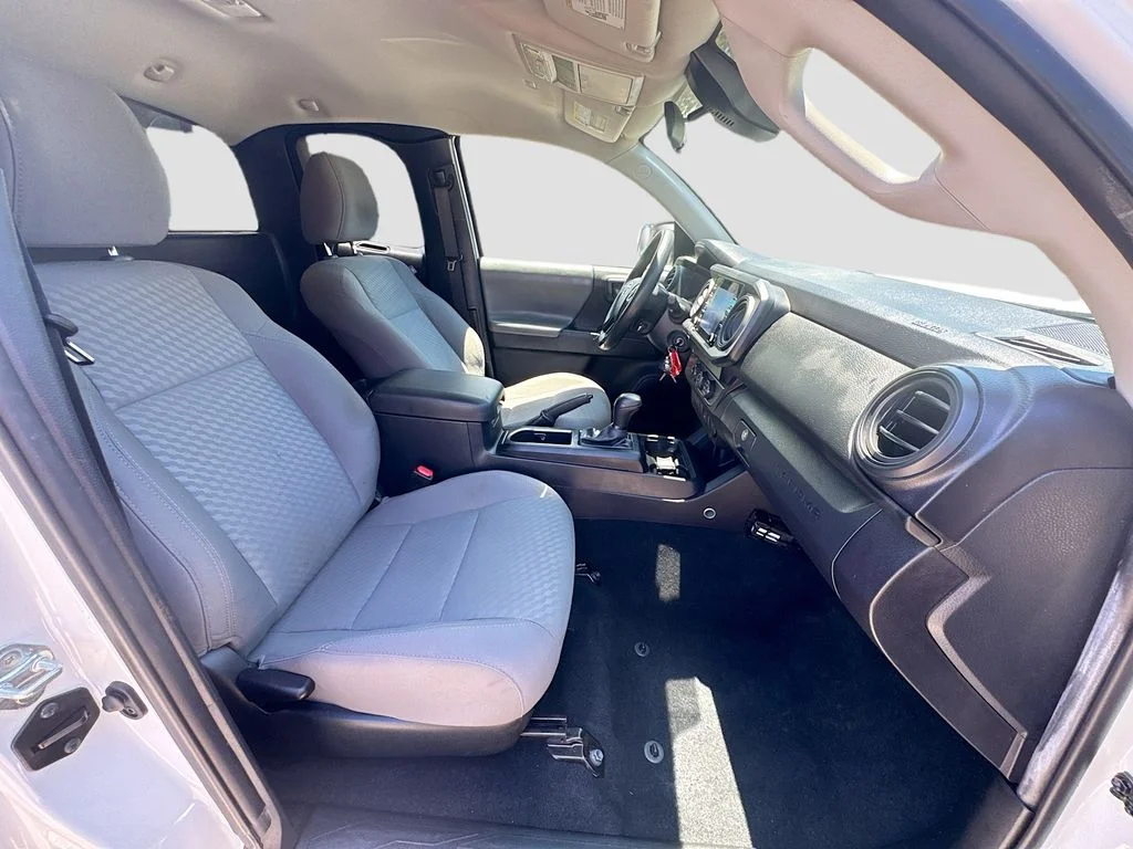 Used 2022 White Toyota SR image 25