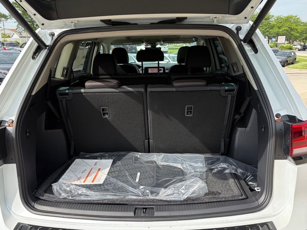 New 2026 Opal White Pearl Volkswagen 2.0T Peak Edition image 26