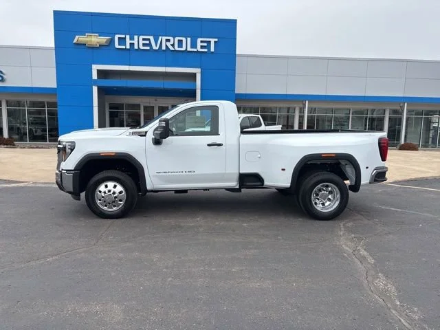 2026 GMC Sierra 3500HD Pro - Photo 3