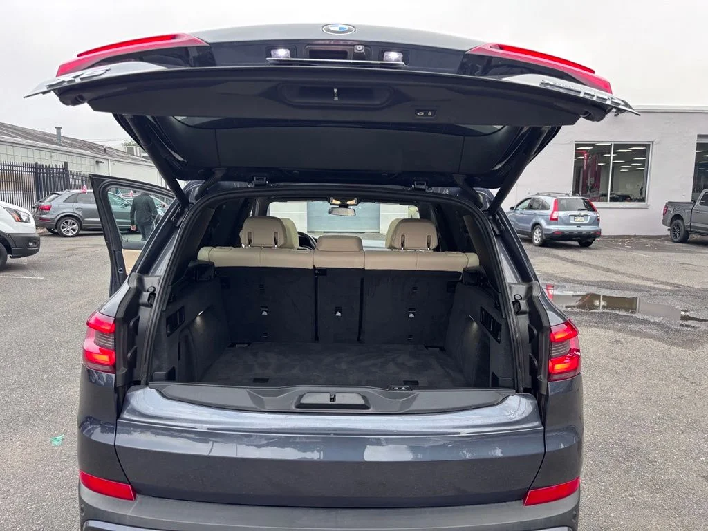 Used 2021 Gray BMW xDrive45e image 26
