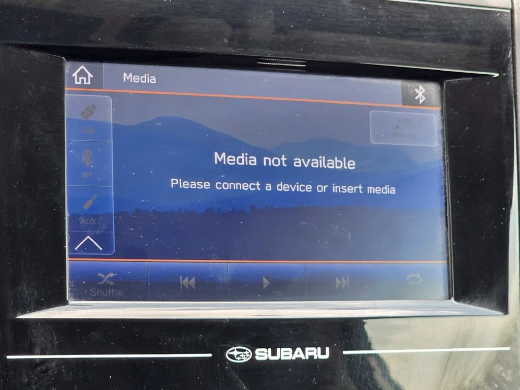 Used 2021 White Subaru Base image 39