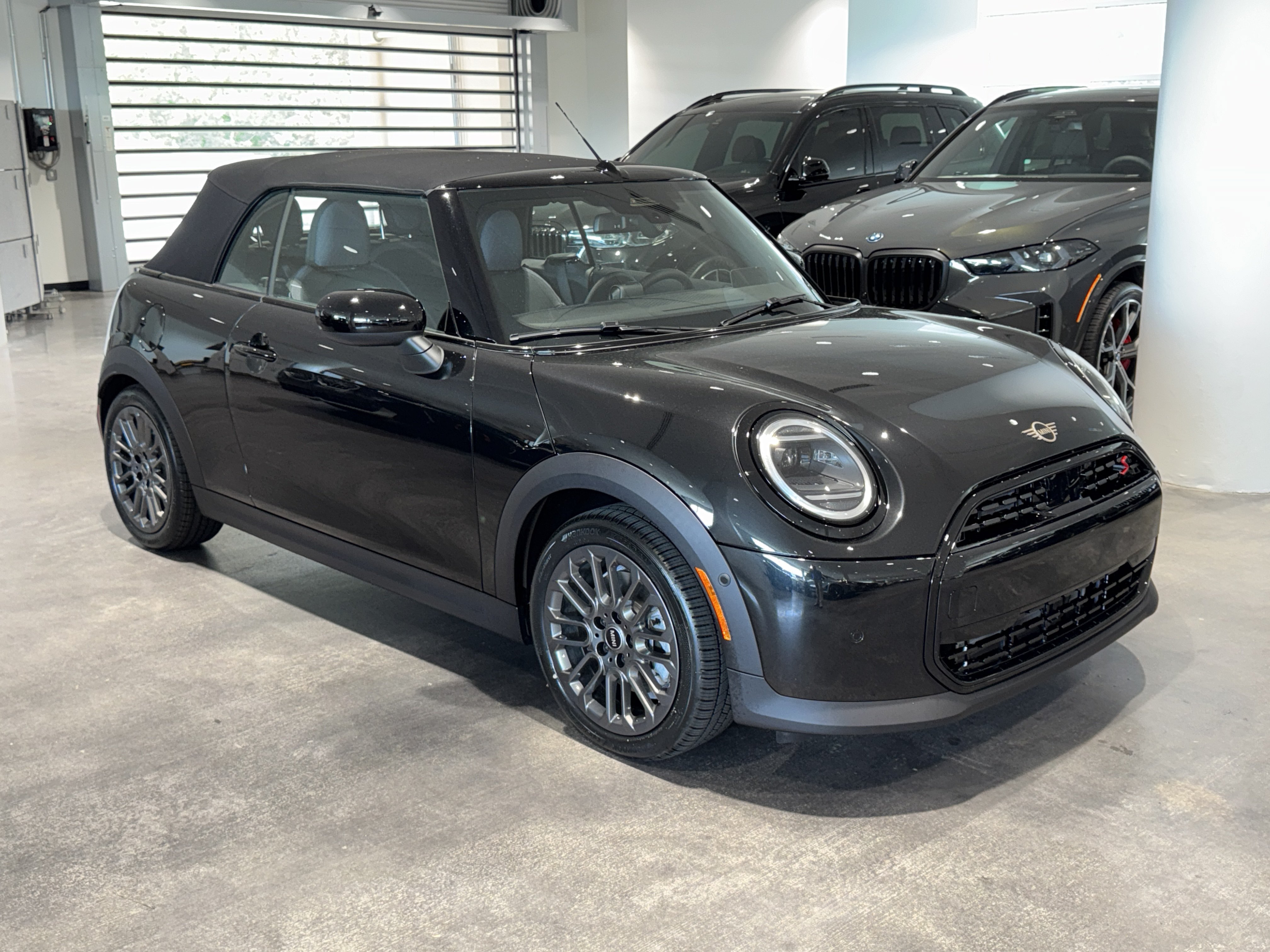 2026 MINI Convertible Cooper S Signature's photo