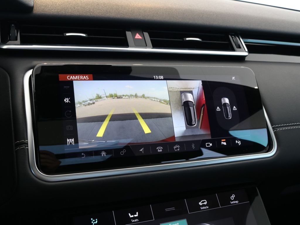 Used 2019 Red Land Rover HSE R-Dynamic image 18
